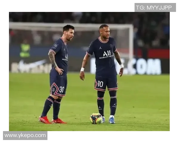 巴黎圣日耳曼在法甲比赛中轻松获胜，尤文图斯球星伊瓜因表现出色