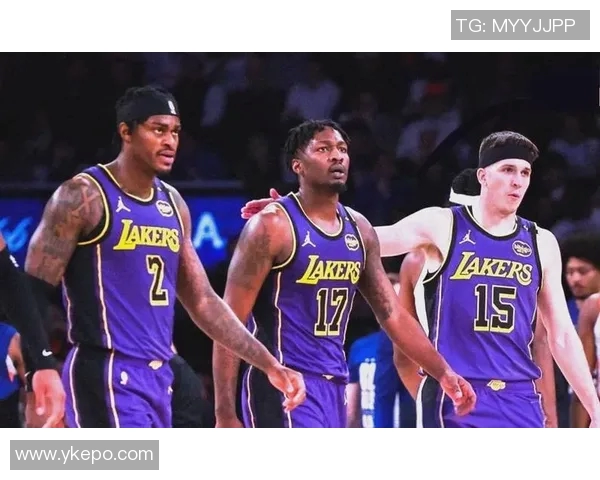 湖人队胜出，将战火箭队争夺席位