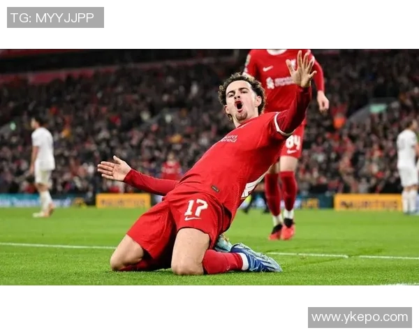 英超赛场上漫天飞雪,利物浦主场惨遭曼联逆转败北 英超赛场上漫天飞雪,利物浦主场惨遭曼联逆转败北